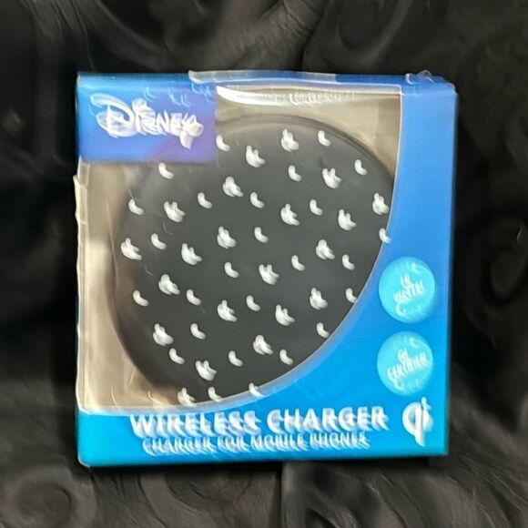 Disney Wireless charger - Picture 1 of 3